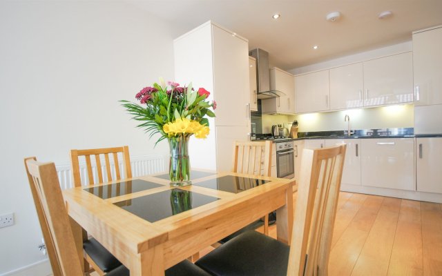 Crompton House Serviced Apartments