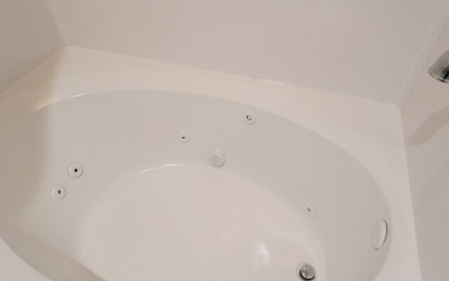 Meadowbrook 3-3 2 Bedroom Condo