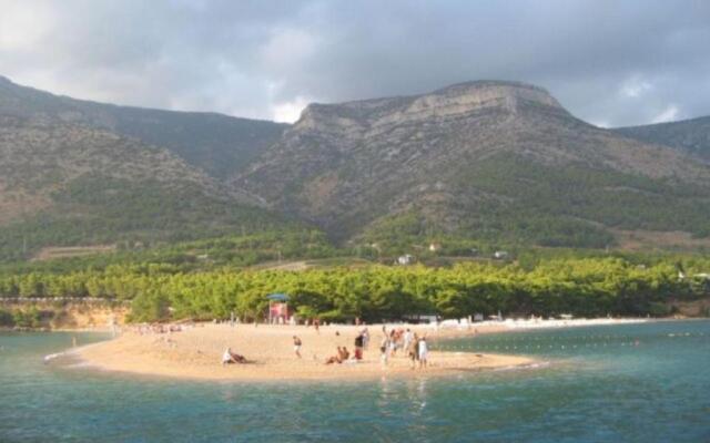 Paradise Stone Apartments