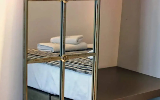 Theros Villas & Suites