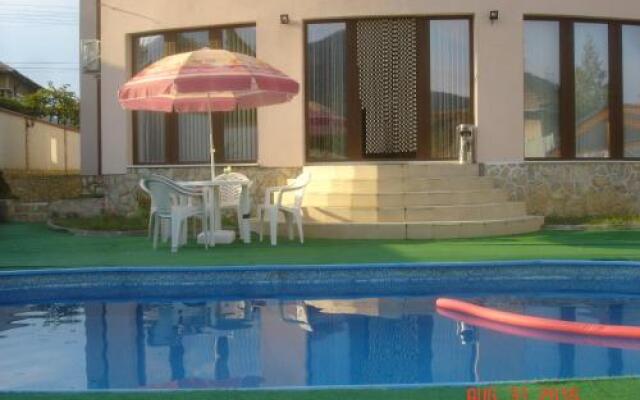 Family Hotel Camellia