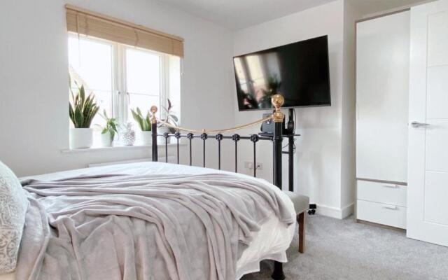 Entire home: Bicester Village 10min walk (650m)