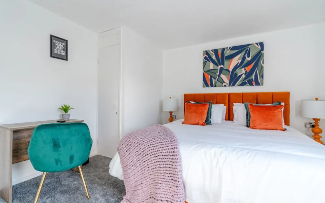 Newly Renovated 2-Bed Home in Newport