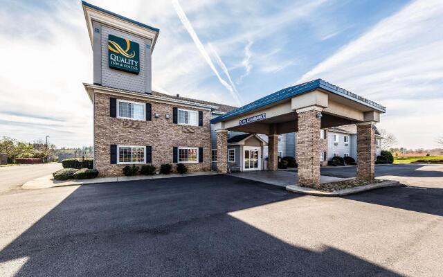 Quality Inn & Suites Hendersonville - Flat Rock