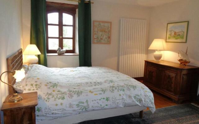 Gîte Essertines-en-Donzy, 5 pièces, 10 personnes - FR-1-496-200