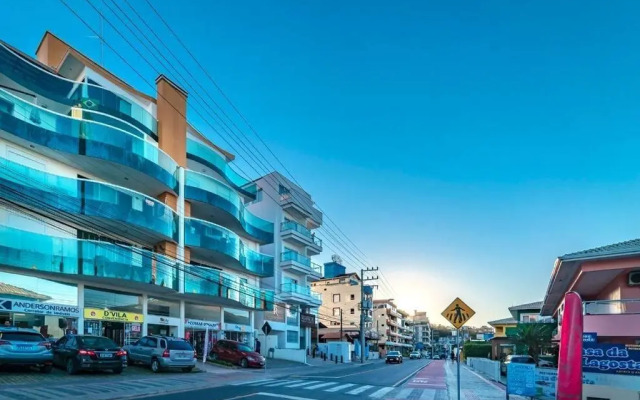 298 - Excelente apto a 30m do mar em Bombinhas