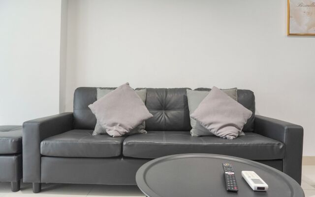 Modern Look 2Br Apartment At Springhill Terrace Residence