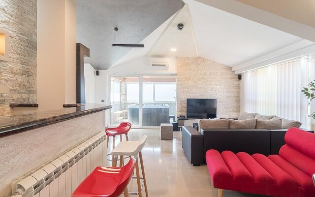 Luxury Villa Maxima