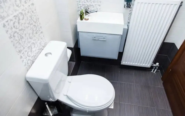 Elegant & Spacious  Apt. with Sea View