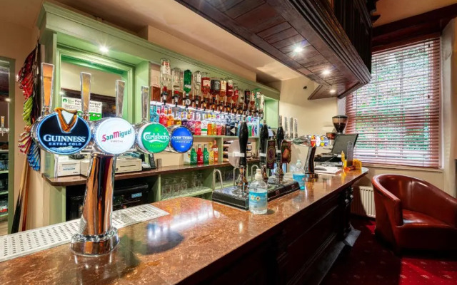 The Grapes Hotel