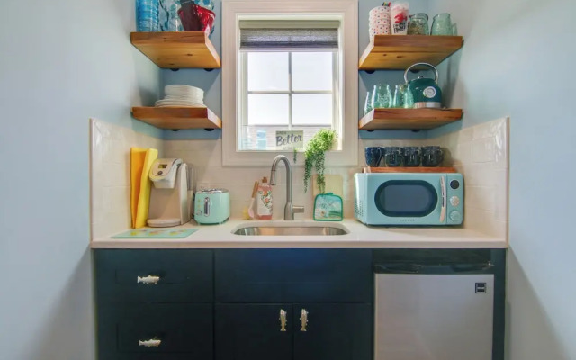 Coastal Millville Studio ~ 6 Mi to Bethany Beach