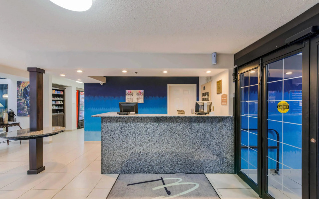 The Blu Hotel Blue Ash Cincinnati, an Ascend Collection Hotel