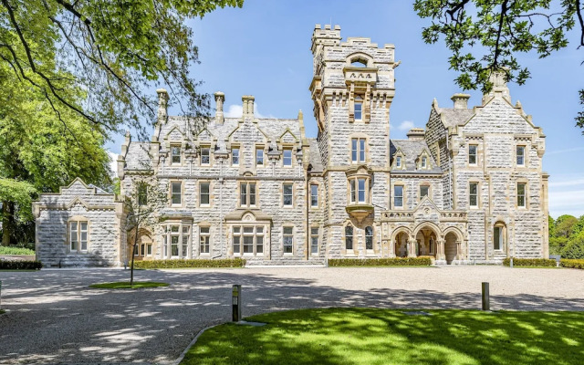 The Violet Suite Stone Cross Mansion