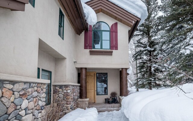 Red Fox Lane Townhome By Redawning