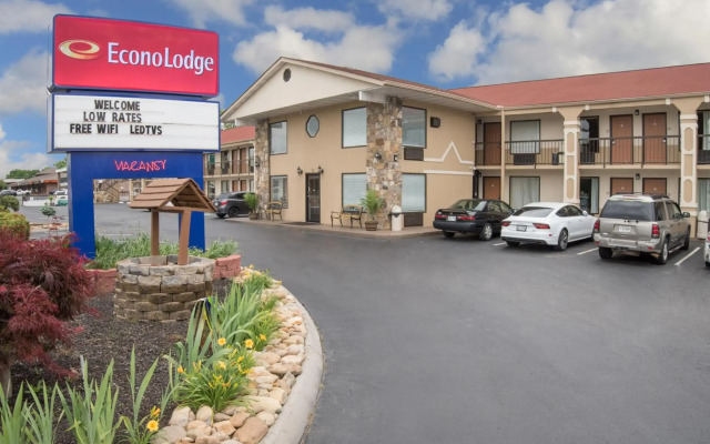 Econo Lodge Sevierville-Pigeon Forge on the River
