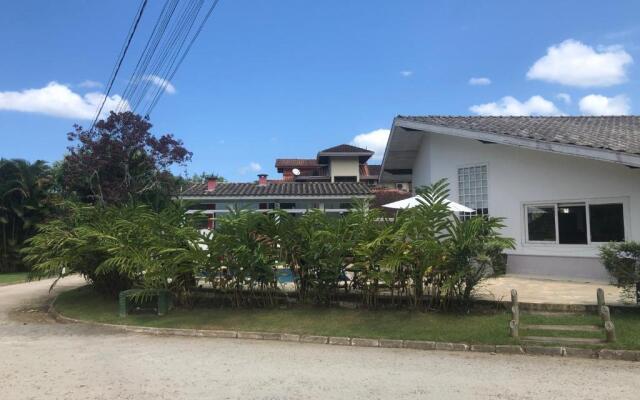 Casa com piscina ubatuba