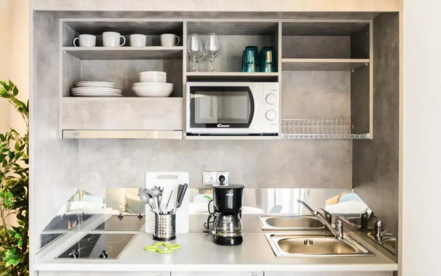 A24 Pristine & sunny suite near Plaka & Parthenon