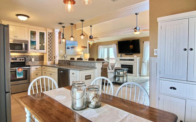 TX361 6877 - 5 Br Home