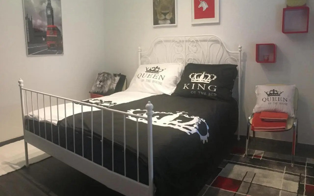 Buckingham Palace Apartman, Debrecen