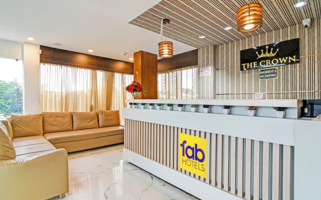Fabhotel The Crown