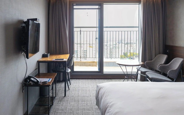 HotelWithCity