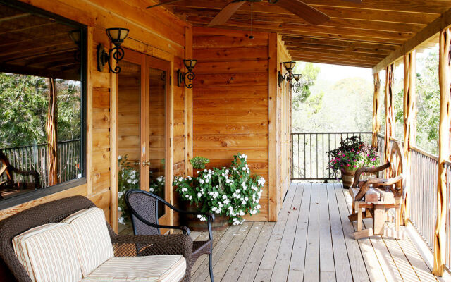 Hideout on the Horseshoe