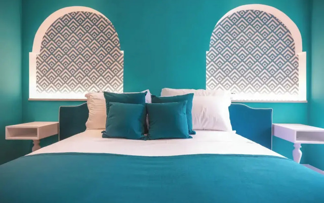 Cafè Latino Suites