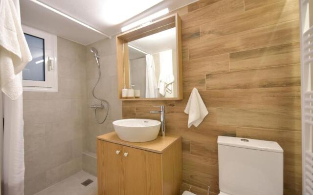 Live As A Greek in Artemis Apartment