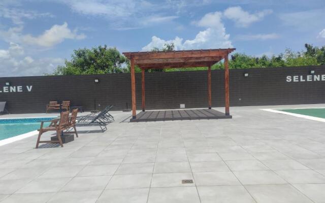 Gated community with 24/7 security pool fast WiFi