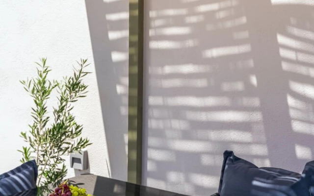 Lavadoze Luxury Suites - Adults only