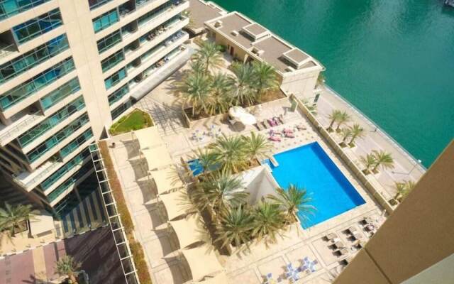 Airy Apartment With the Best View of Marina!