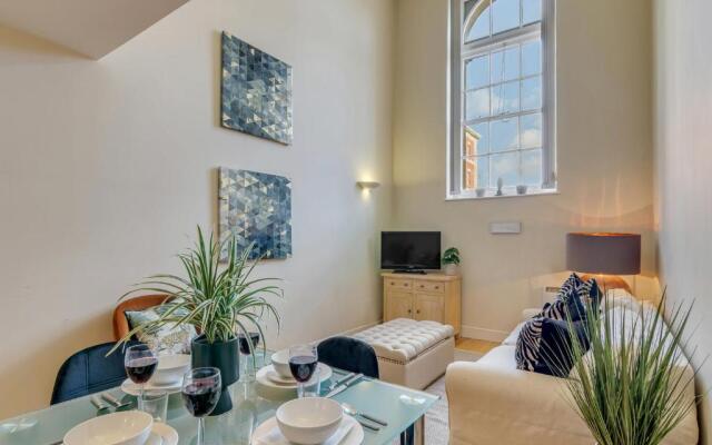 King St 1 bed apartment
