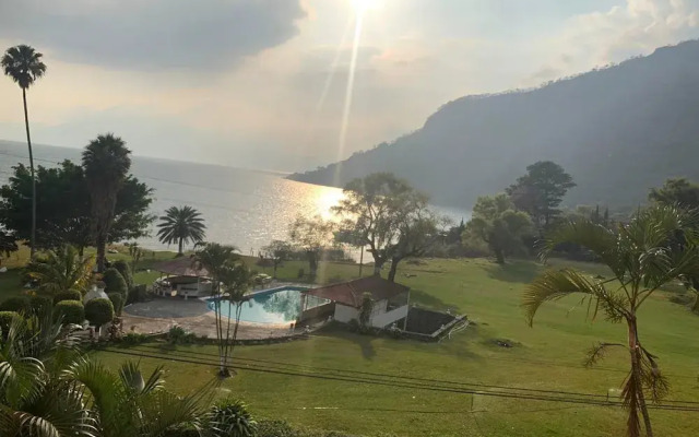 Hotel Bahia Atitlan