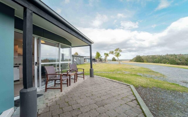 Fiordland National Park Lodge