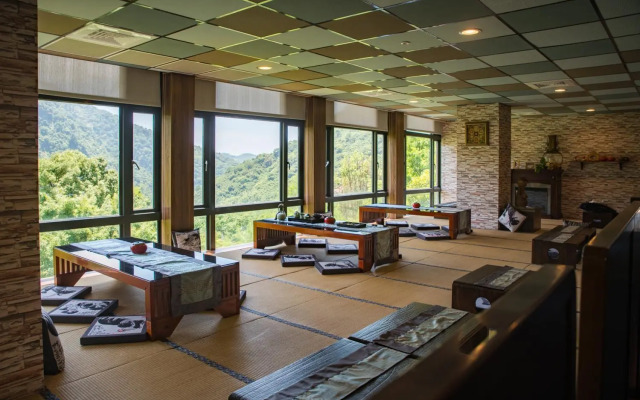Cedarwood Villa