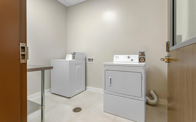 Best Western Plus Pearland/Houston Medical Center Hotel