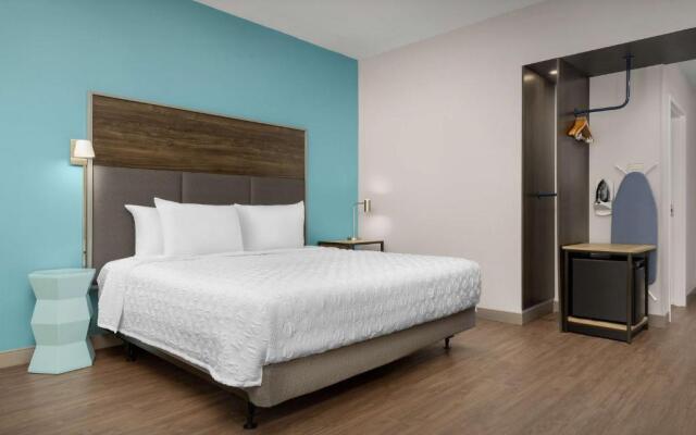 Tru by Hilton Jacksonville West I 295