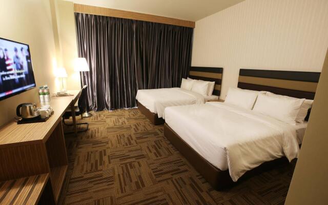 SEM9 Senai ''Formerly Known as Perth Hotel"