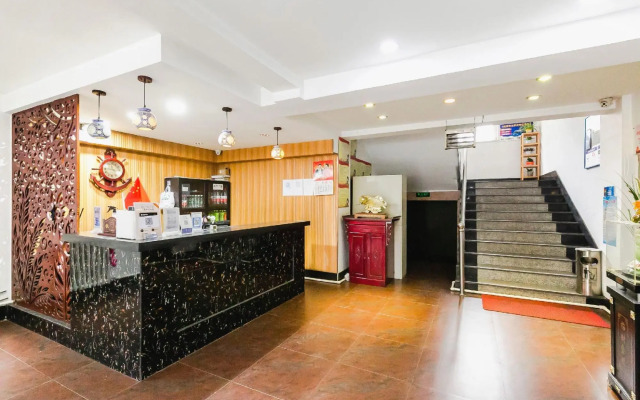 Huayi Hotel (Jinzhou Railway Station)