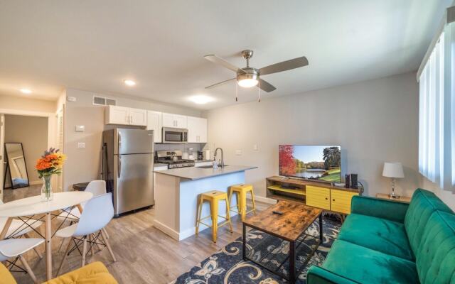 Stylish 1BR Near UT Highland Evonify
