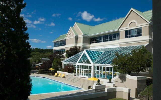 Bushkill Inn & Conference Center