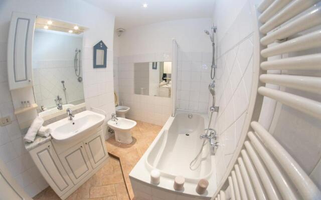 Magenta Luxury Cappellari 41