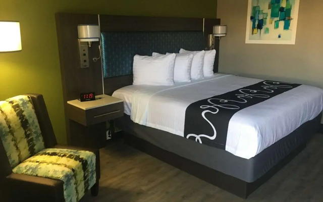 SureStay Plus Hotel by Best Western Point Richmond