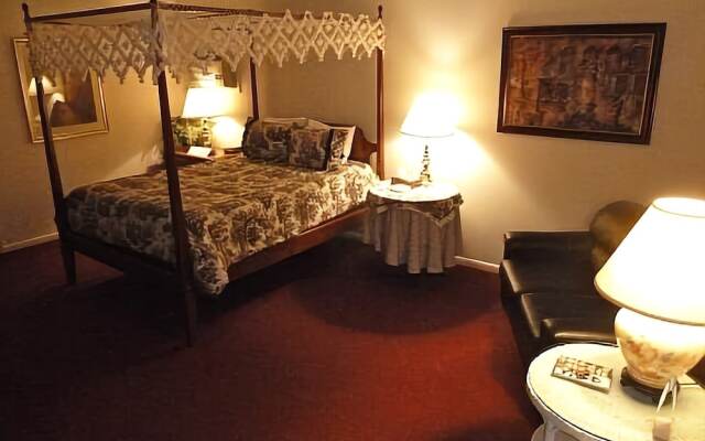 Crescent Lodge and Country Inn - Adults Only
