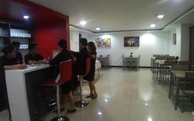 Travelbee Business Inn