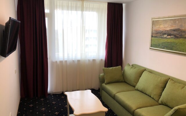 Agora Hotel