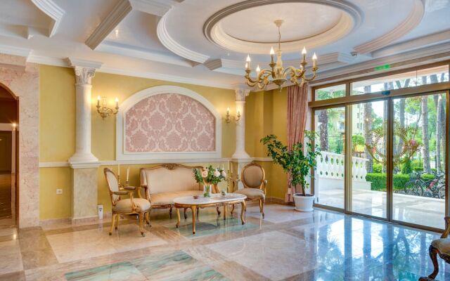 Venera & Anastasia Palace Apartments