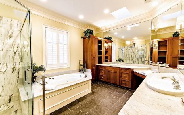 Su Casa 5 Bedroom Holiday Home