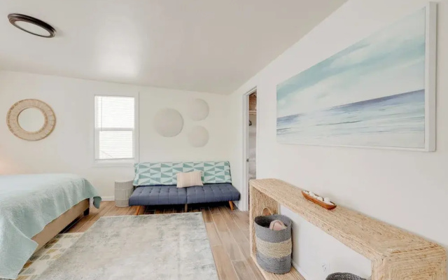 Pet-friendly Cayucos Home: Walk to Public Beach!