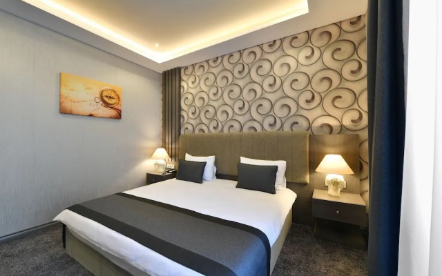 D'Lux Boutique Hotel